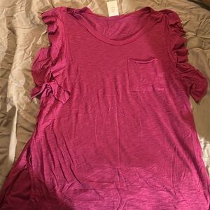 Pink short sleeve tee with front breast pocket